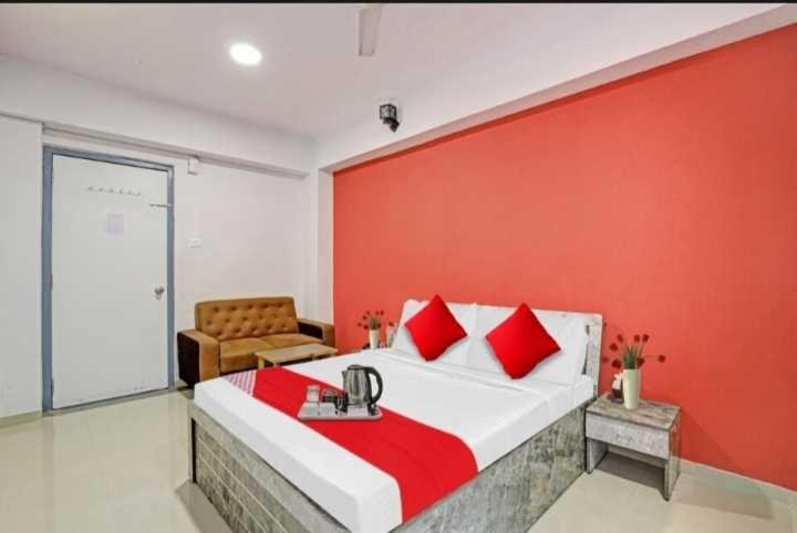 Oyo Hotel Apple Inn 수라트 외부 사진