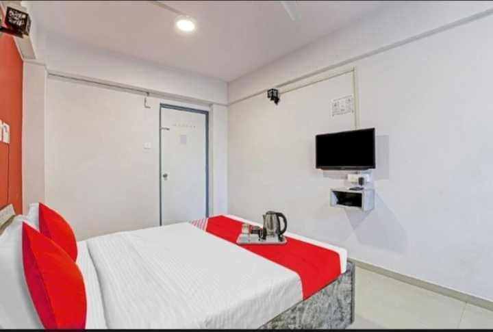Oyo Hotel Apple Inn 수라트 외부 사진